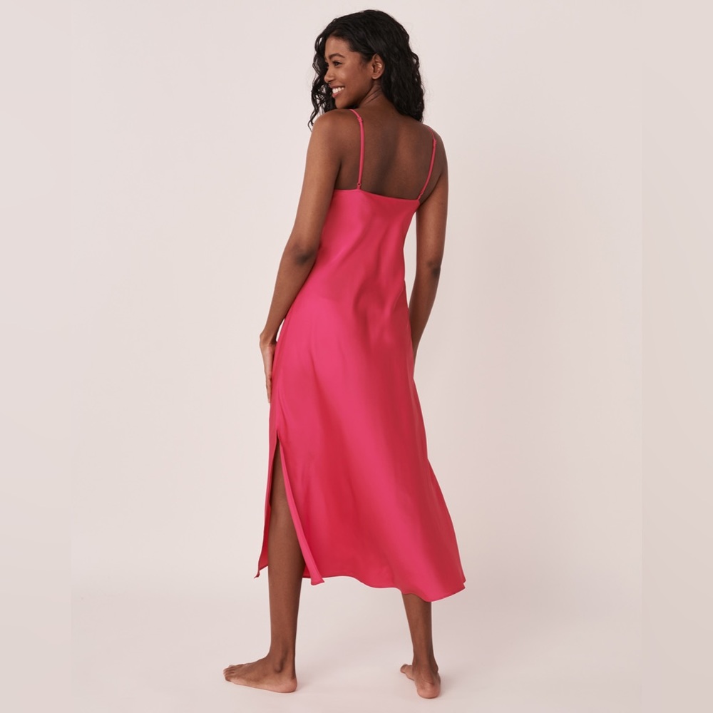 Satin dress - Picture 2 of 6